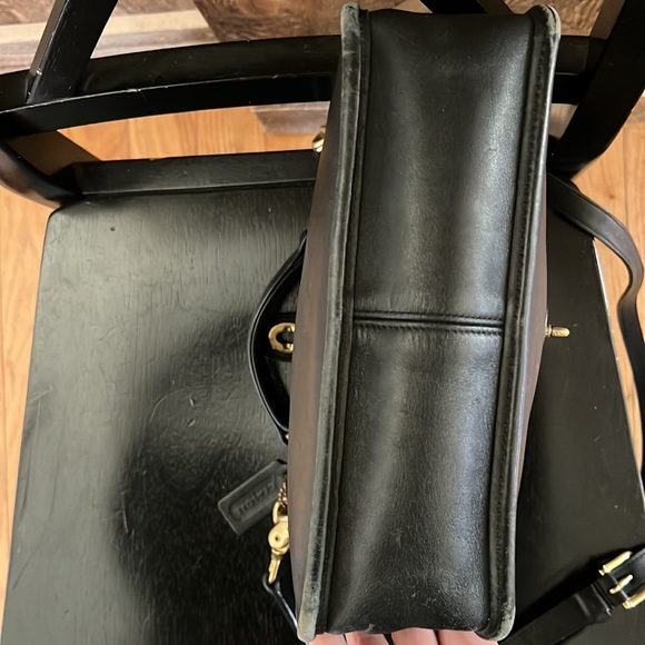 Vintage coach crossbody. - Picture 8 of 13